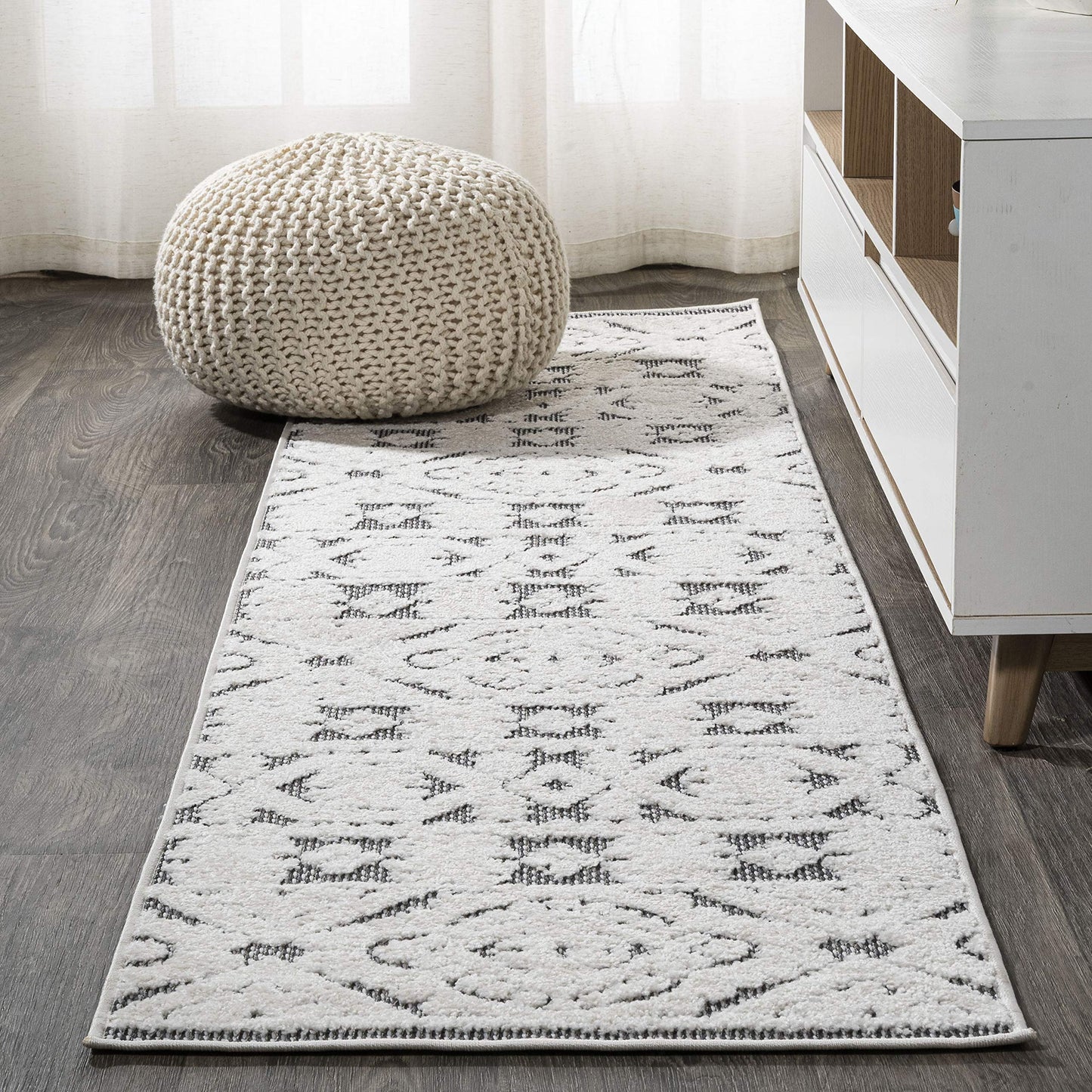 JONATHAN Y Mediterranean Tile Indoor Outdoor Runner Rug 2X10 White/Black, Citta High-Low Pile for Backyard, Patio, Porch, Easy-Cleaning, High Traffic, Pet-Friendly, Non-Shedding (SBH102B-210)