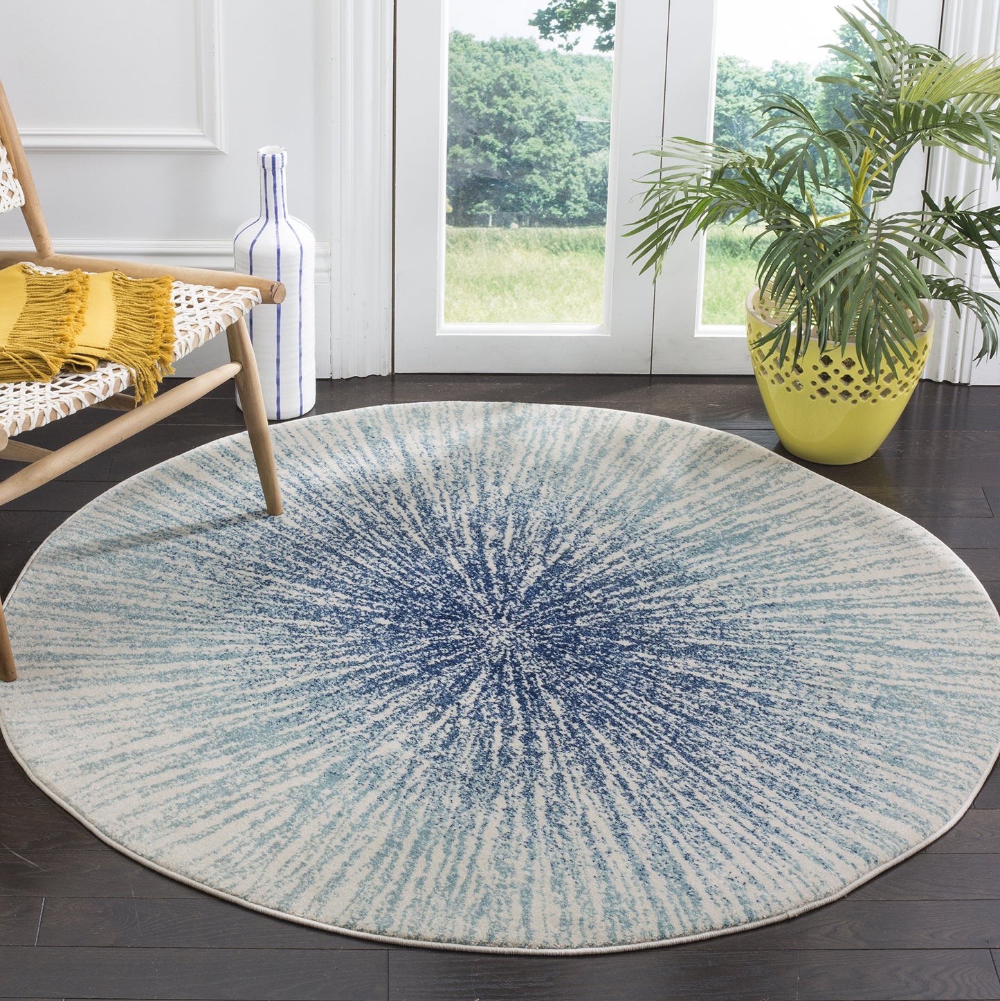 SAFAVIEH Evoke Collection Area Rug - 6'7" Round, Royal & Ivory, Abstract Burst Design, Non-Shedding & Easy Care, Ideal for High Traffic Areas in Living Room, Bedroom (EVK228A)