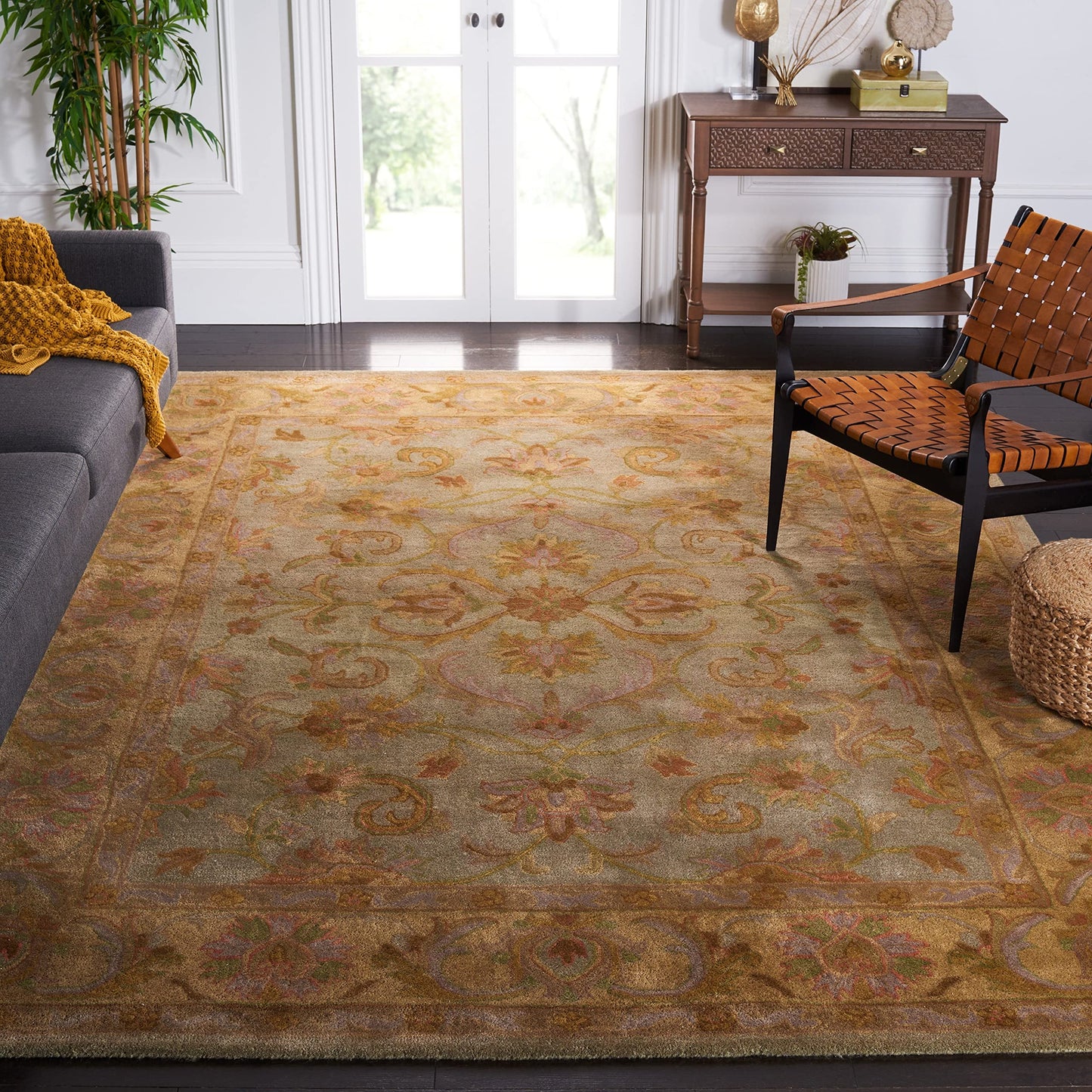 SAFAVIEH Heritage Collection Accent Rug - 2'3" x 4', Green & Gold, Handmade Traditional Oriental Wool, Ideal for High Traffic Areas in Entryway, Living Room, Bedroom (HG811A)