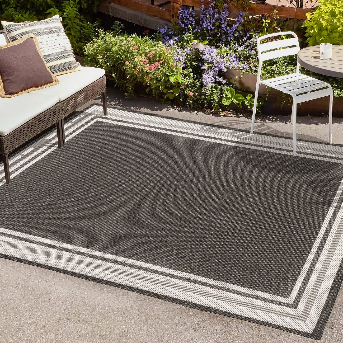 JONATHAN Y Border Stripe Indoor Outdoor Area Rug 4X6 Black/Cream, James Modern for Backyard, Patio, Porch, Easy-Cleaning, High Traffic, Pet-Friendly, Non-Shedding (SMB201C-4)