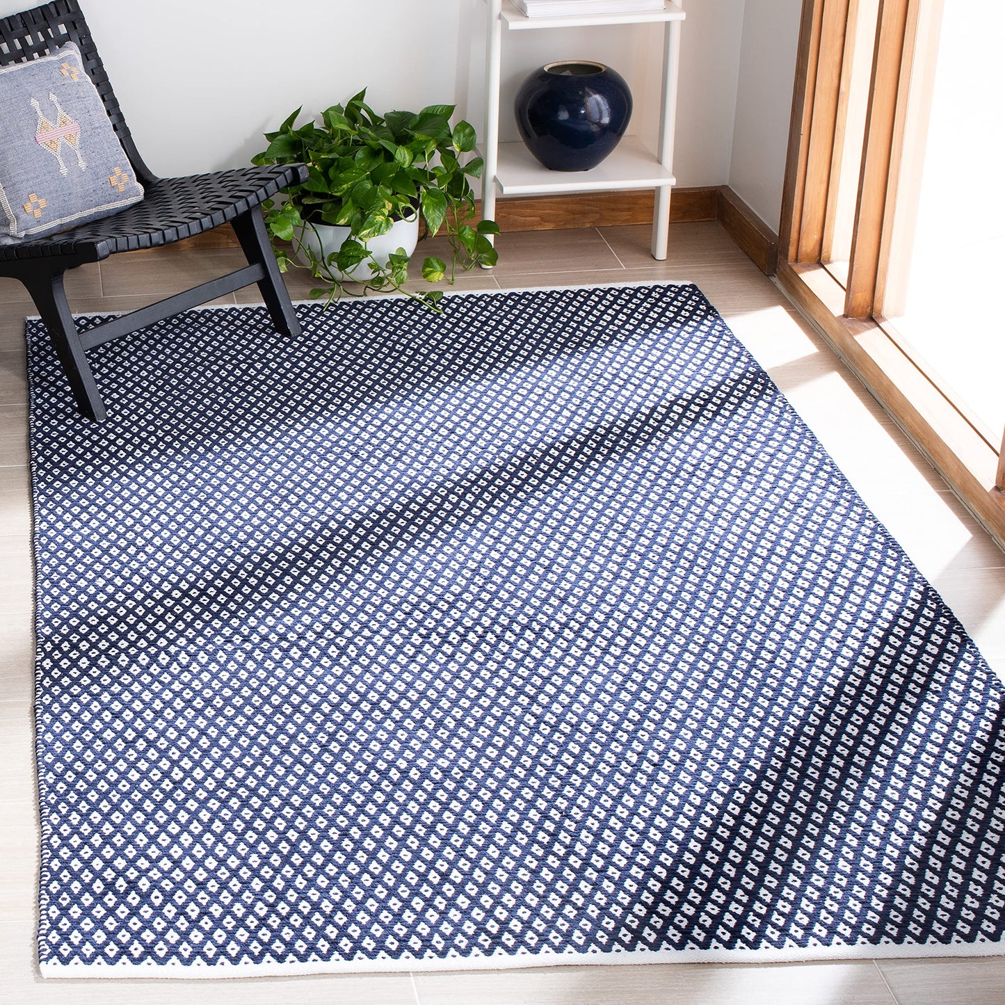 SAFAVIEH Boston Collection 4' x 6' Navy BOS685D Handmade Flatweave Cotton Area Rug
