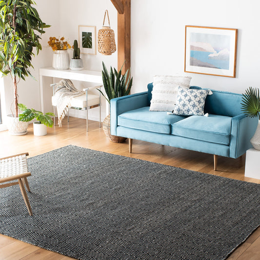 SAFAVIEH Area Rug 8x10 - Kilim Collection - Large - Black & Ivory, Flat Weave Wool Design, Ideal for Living Room, Bedroom, Office, Dining Space (KLM380Z)