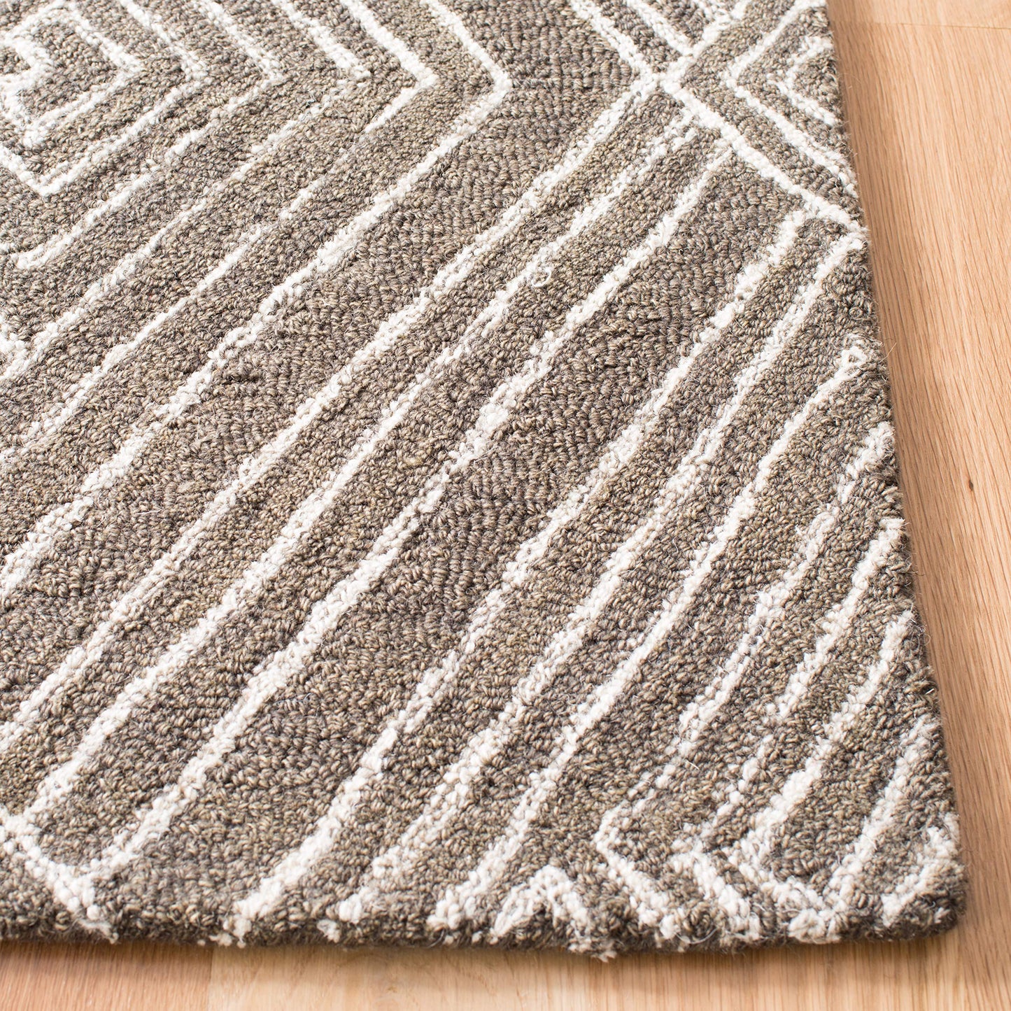 SAFAVIEH Micro-Loop Collection Accent Rug - 2'6" x 4', Dark Grey & Ivory, Handmade Wool, Ideal for High Traffic Areas in Entryway, Living Room, Bedroom (MLP608F)
