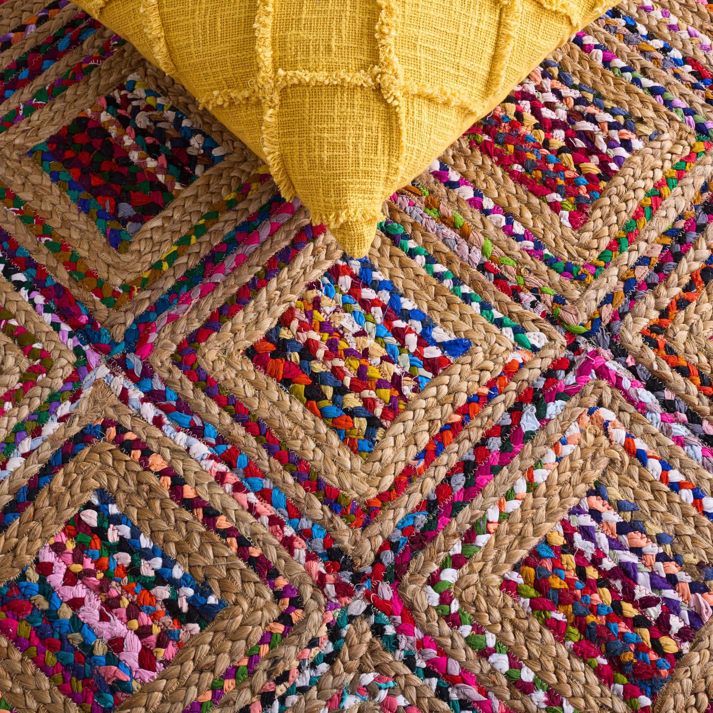 SAFAVIEH Area Rug 8x10 - Cape Cod Collection - Large - Natural & Red, Handmade Flat Weave Braided Jute & Denim, Ideal for Living Room, Bedroom, Office, Dining Space (CAP354B)