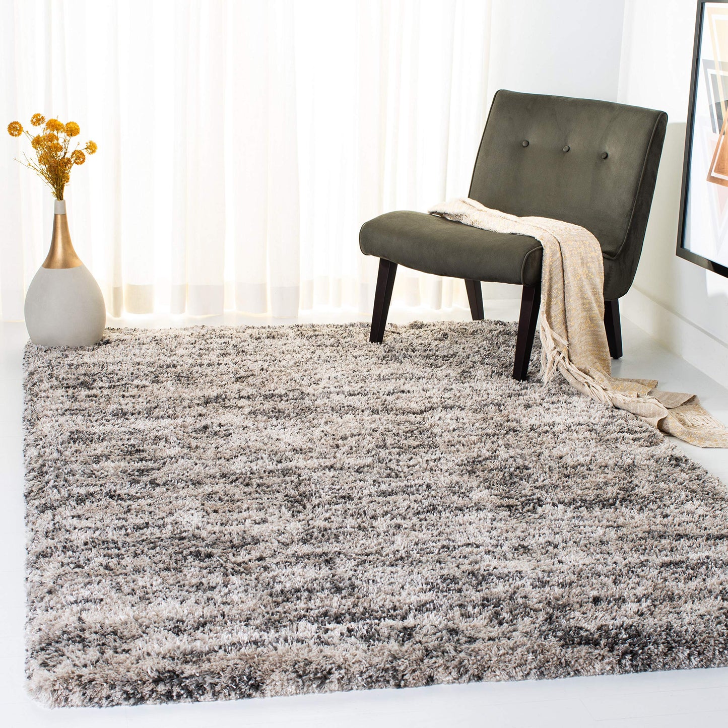 SAFAVIEH Iceland Shag Collection Accent Rug - 4' x 6', Cream & Grey, Modern Design, Easy Care, 2.5-inch Thick Ideal for High Traffic Areas in Entryway, Living Room, Bedroom (ISG519A)