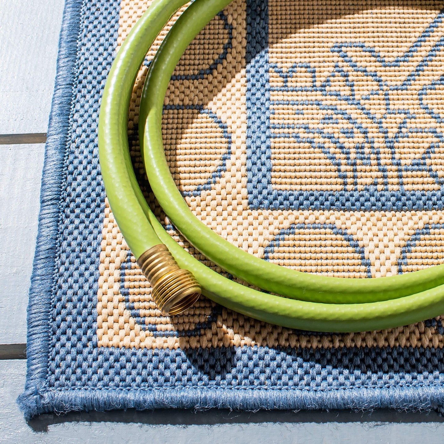 SAFAVIEH Washable Rug Outdoor Courtyard Collection - 5'3" x 7'7", Natural & Blue, Non-Shedding & Easy Cleaning, Ideal for Patio, Backyard, Mudroom (CY2965-3101)
