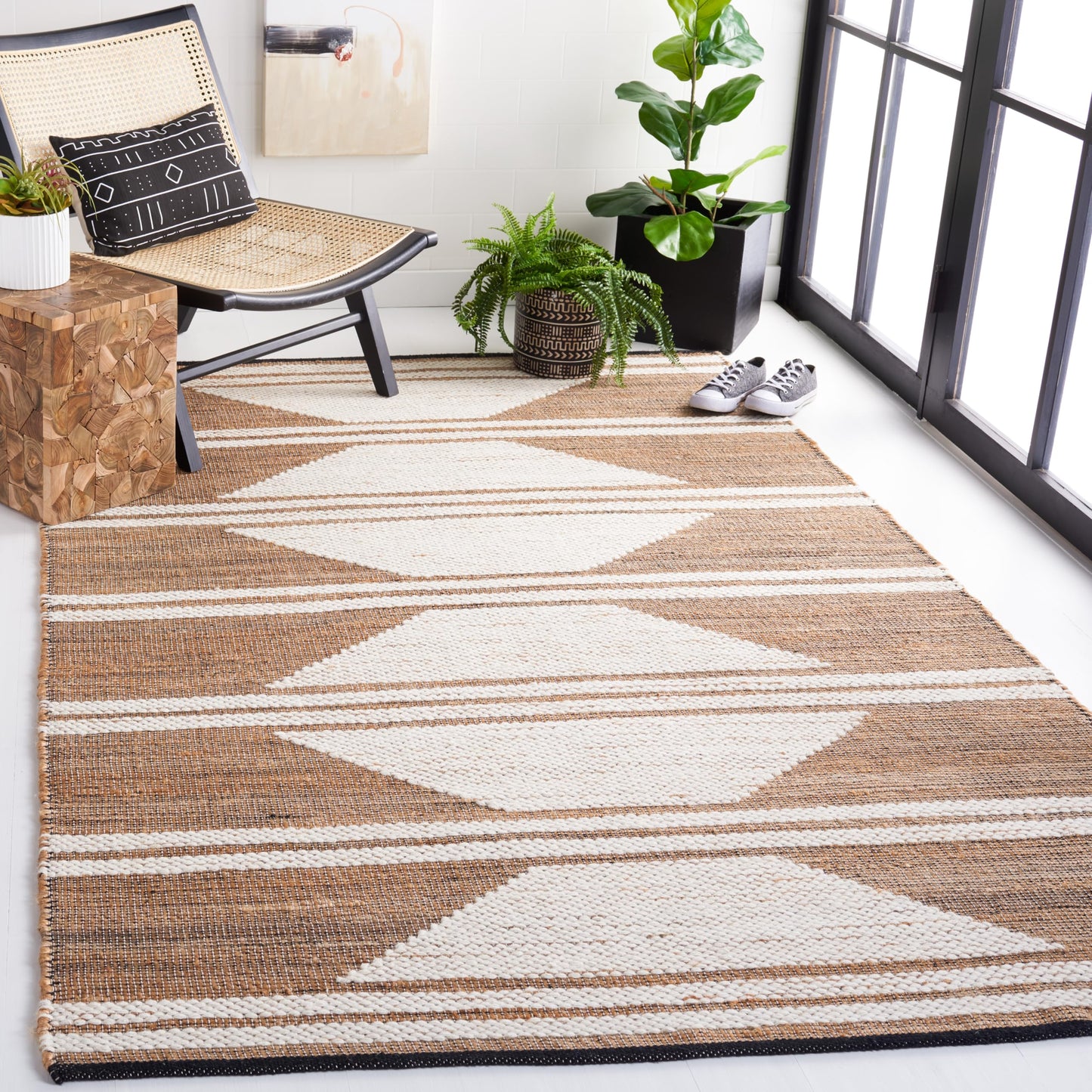 SAFAVIEH Natural Fiber Collection Area Rug - 5' x 8', Natural & Ivory, Handmade Farmhouse Jute Wool, Ideal for High Traffic Areas in Living Room, Bedroom (NF225A)