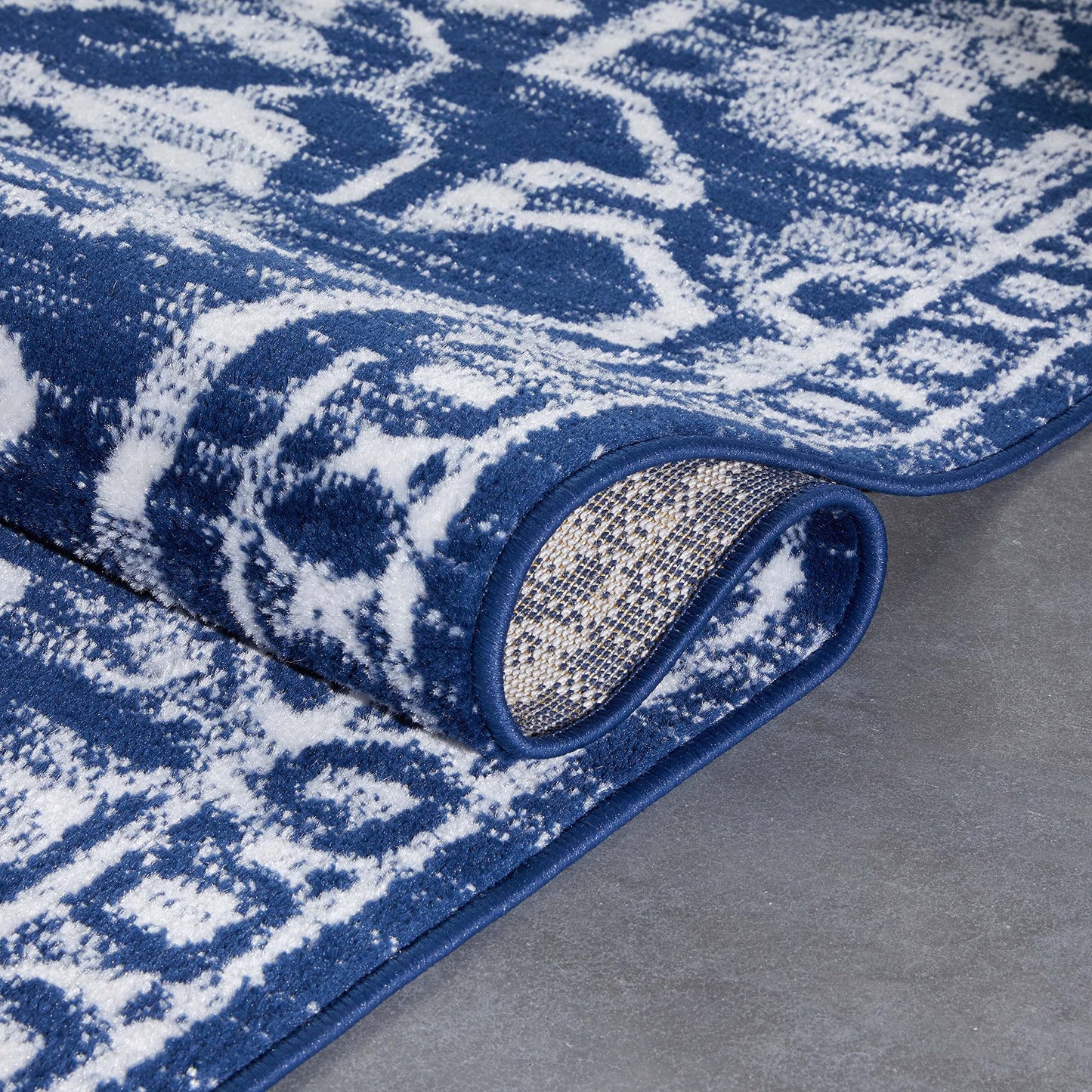 Well Woven Della Dark Blue Vintage Medallion Pattern Area Rug (7'3" x 9'3")
