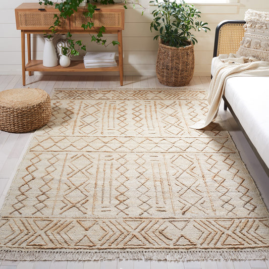 SAFAVIEH Natural Fiber Collection Area Rug - 5' x 8', Natural & Beige, Handmade Boho Fringe Jute, Ideal for High Traffic Areas in Living Room, Bedroom (NFB409A)