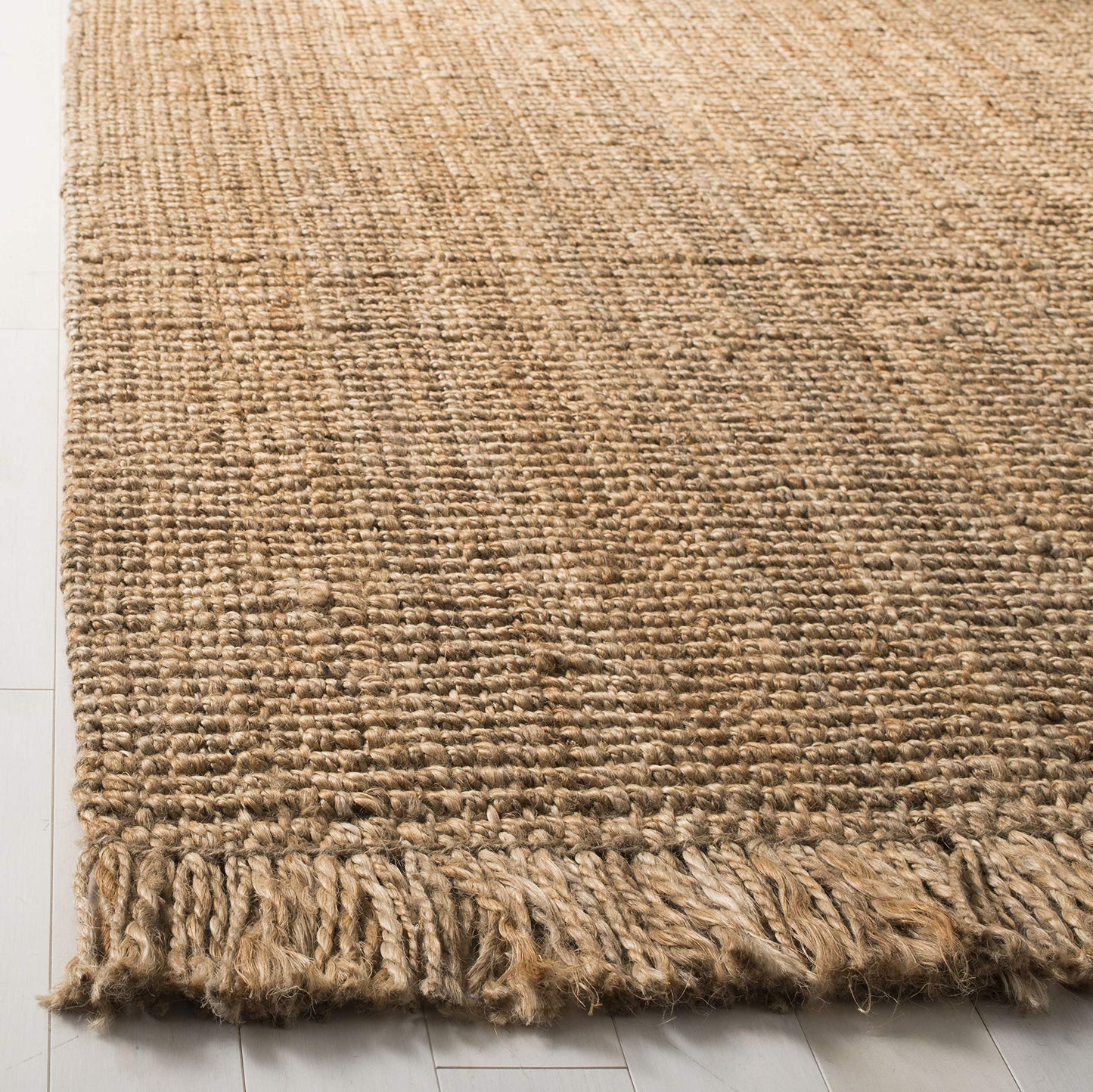 SAFAVIEH Natural Fiber Collection Accent Rug - 4' x 6', Natural, Handmade Farmhouse Fringe Jute, Ideal for High Traffic Areas in Entryway, Living Room, Bedroom (NF876B)
