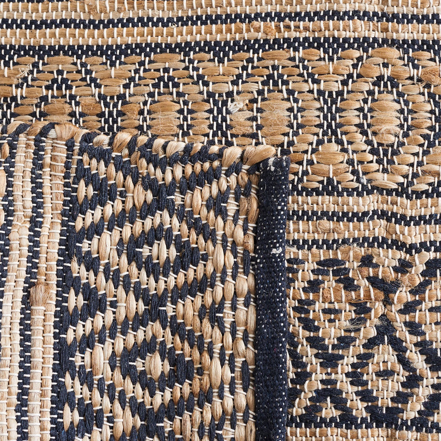 SAFAVIEH Natural Fiber Collection Area Rug - 5' x 8', Black & Natural, Flat Weave Farmhouse Geometric Jute Design, Ideal for High Traffic Areas in Living Room, Bedroom (NF379Z)