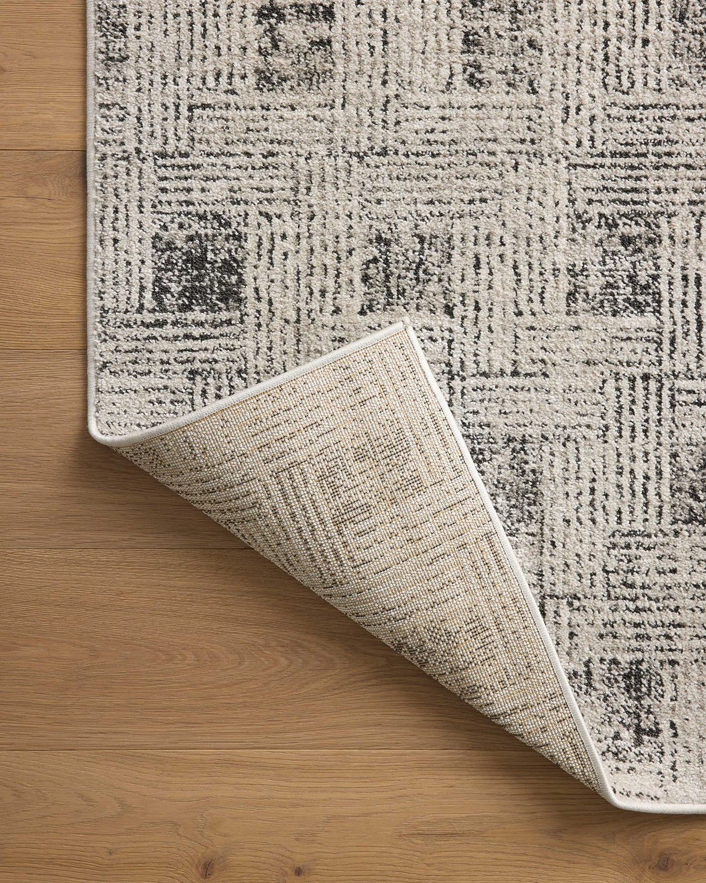 Loloi Kamala Collection KAM-01 Grey/Graphite 5'-3" x 7'-9" Area Rug