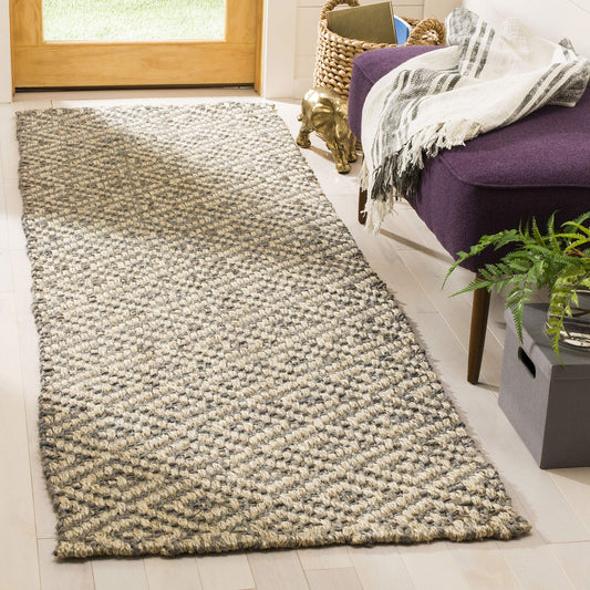 SAFAVIEH Natural Fiber Collection Runner Rug - 2'6" x 8', Ivory & Grey, Sisal & Jute Design, Ideal for High Traffic Areas in Living Room, Bedroom (NF478A)
