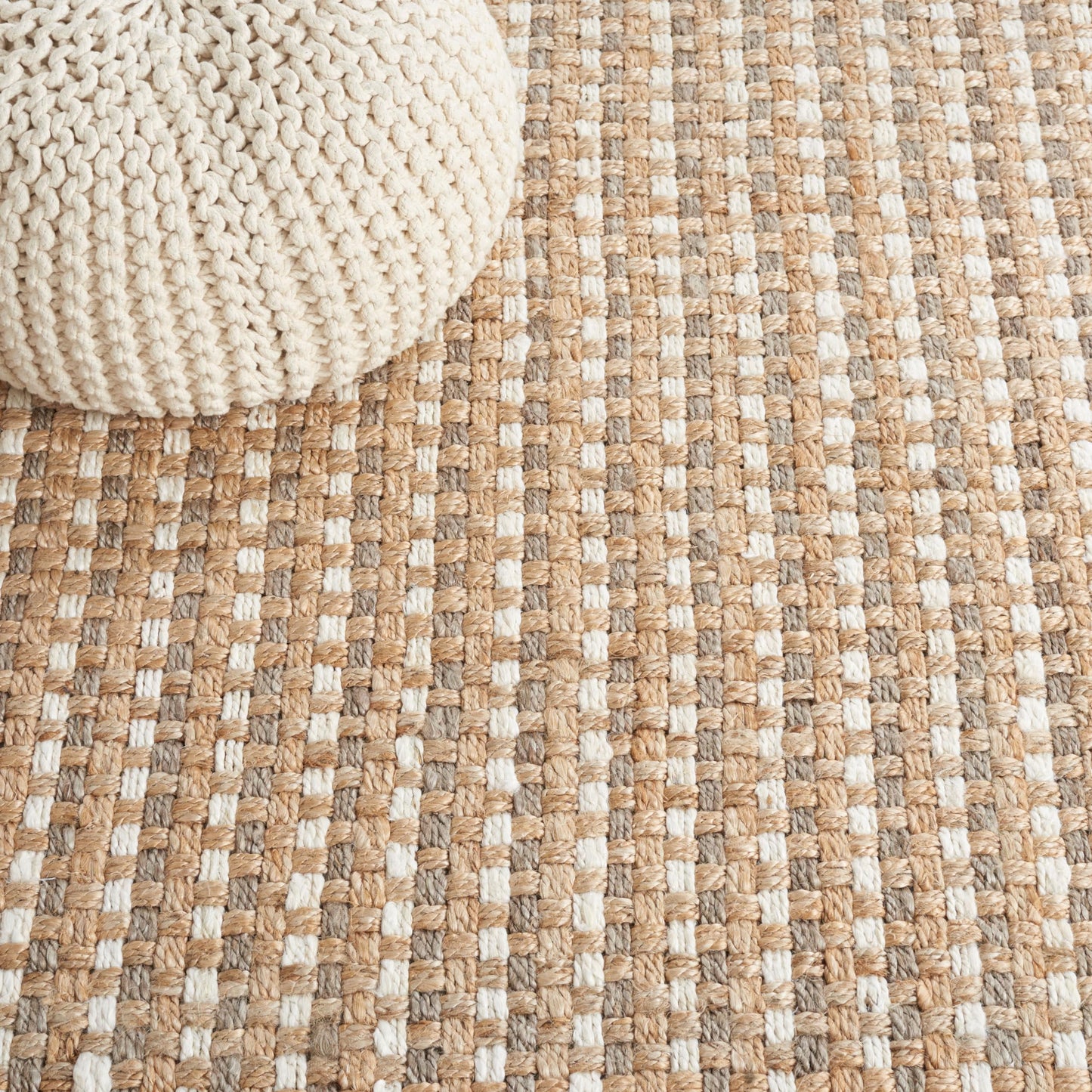 SAFAVIEH Natural Fiber Collection Area Rug - 5' x 8', Natural & Bleach, Rustic Farmhouse Style, Handmade Jute, Ideal for The Living Room, Bedroom, Dining Room (NF815A-5)