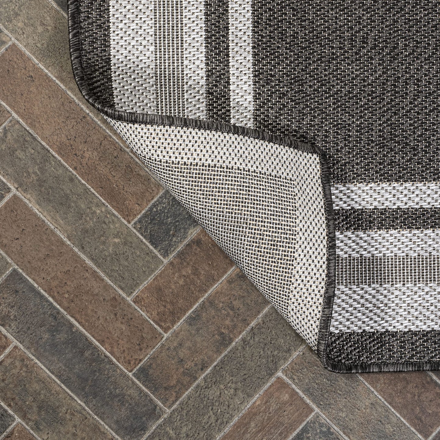 JONATHAN Y Border Stripe Indoor Outdoor Area Rug 4X6 Black/Cream, James Modern for Backyard, Patio, Porch, Easy-Cleaning, High Traffic, Pet-Friendly, Non-Shedding (SMB201C-4)