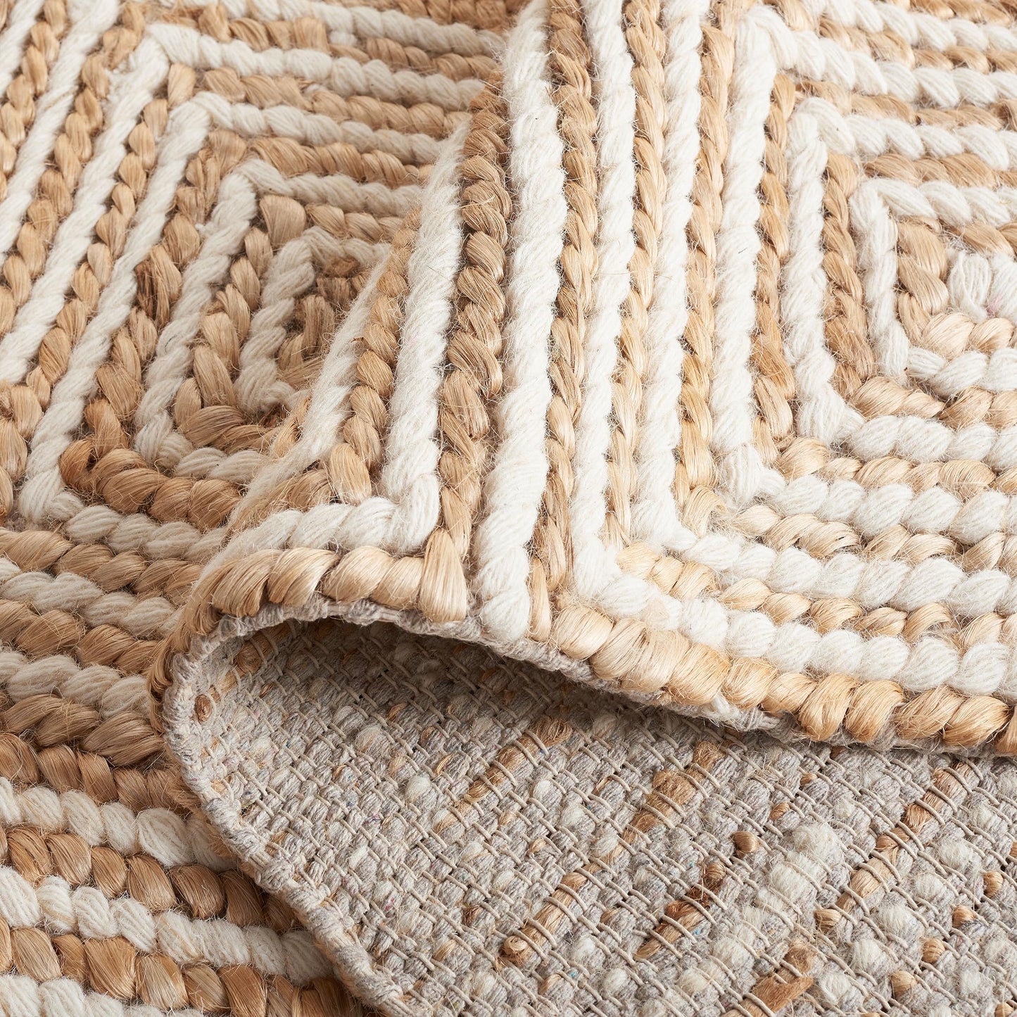 SAFAVIEH Natural Fiber Collection Area Rug - 4' x 6', Natural & Ivory, Handmade Jute & Wool, Ideal for The Living Room, Bedroom, Dining Room (NF516A-4)