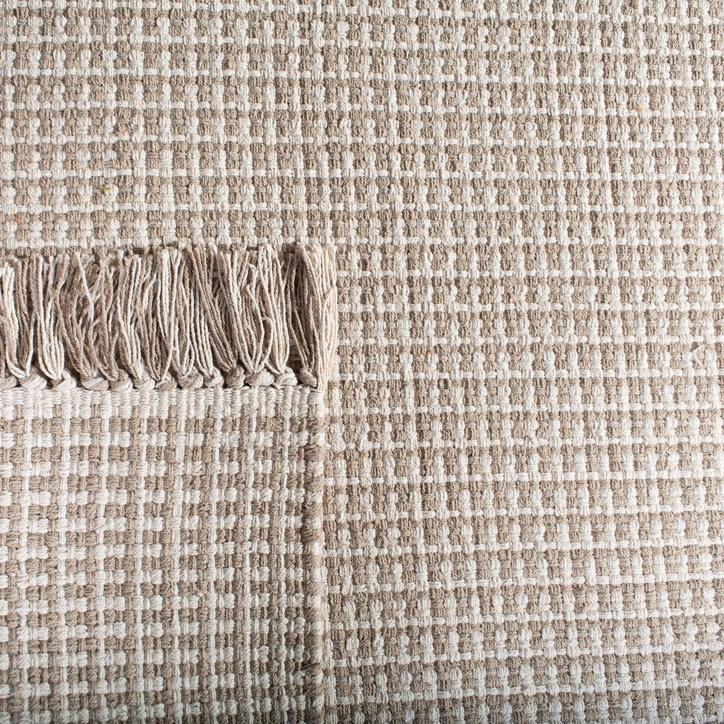 SAFAVIEH Montauk Collection Accent Rug - 3' x 5', Ivory & Grey, Handmade Flat Weave Boho Farmhouse Cotton Tassel Fringe, Ideal for High Traffic Areas in Entryway, Living Room, Bedroom (MTK340A)