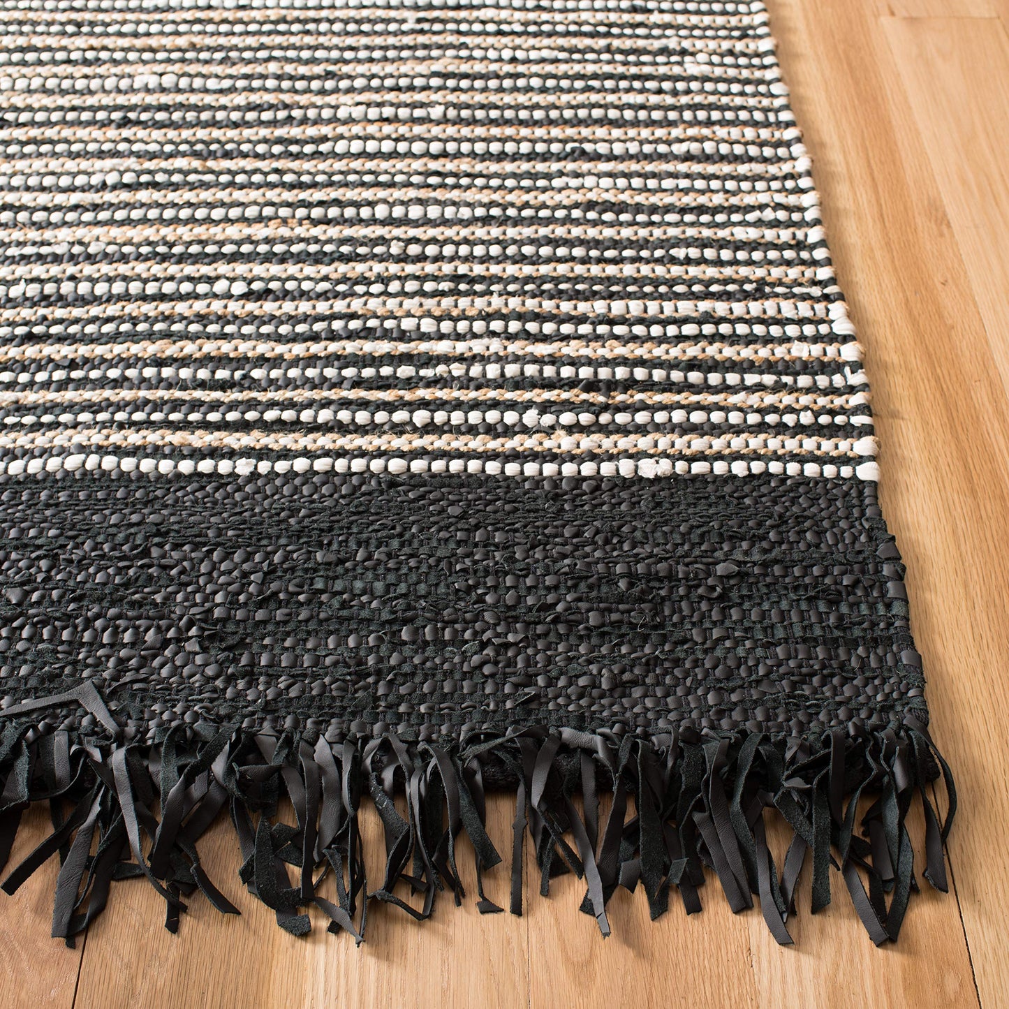 SAFAVIEH Vintage Leather Collection Area Rug - 5' x 8', Black & Multi, Handmade Boho Fringe Leather, Ideal for High Traffic Areas in Living Room, Bedroom (VTL373G)