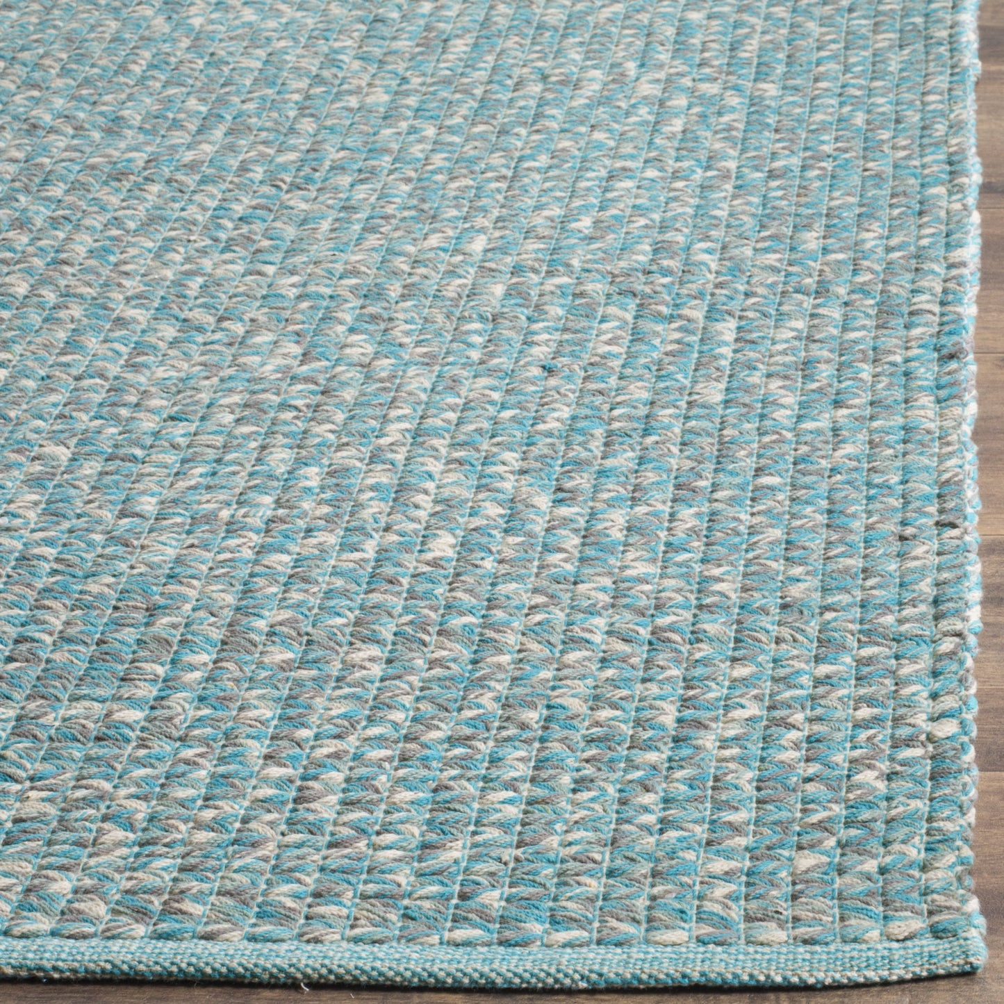 SAFAVIEH Montauk Collection Accent Rug - 3' x 5', Turquoise & Multi, Handmade Cotton, Ideal for High Traffic Areas in Entryway, Living Room, Bedroom (MTK602E)