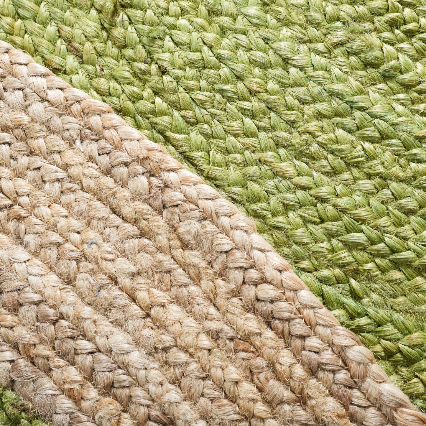 SAFAVIEH Area Rug 4' Round - Natural Fiber Collection - Green & Natural Brown, Handmade Jute, Braided Border Design (NF801G)