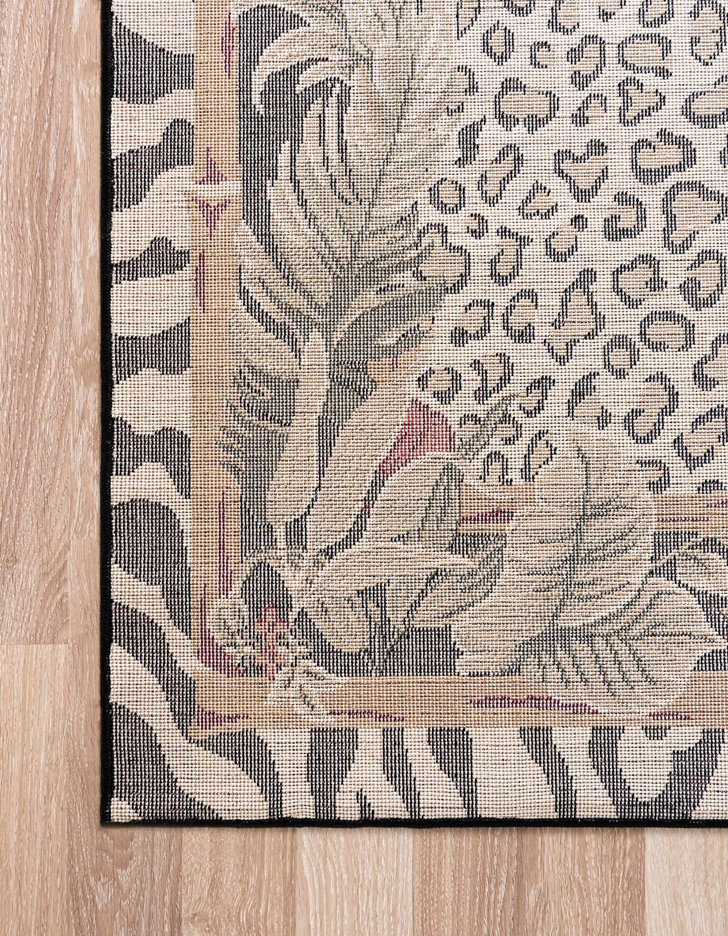 Unique Loom Wildlife Collection Animal Inspired with Cheetah Bordered Design Area Rug (3' 3 x 5' 3 Rectangular, Ivory/Black)
